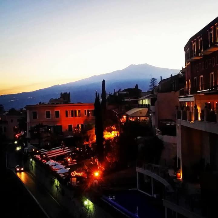 Casa Donna Rosaria Tra Etna E Taormina Apartment Riposto Luaran gambar