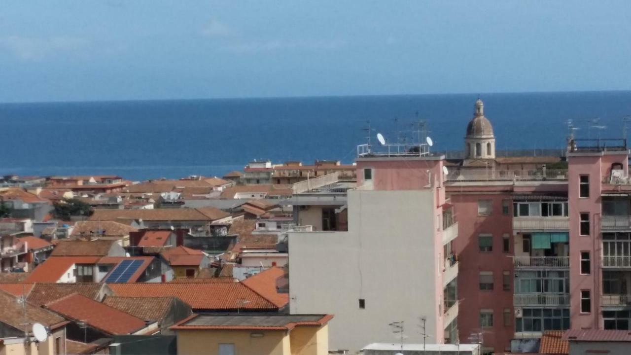 Casa Donna Rosaria Tra Etna E Taormina Apartment Riposto Luaran gambar