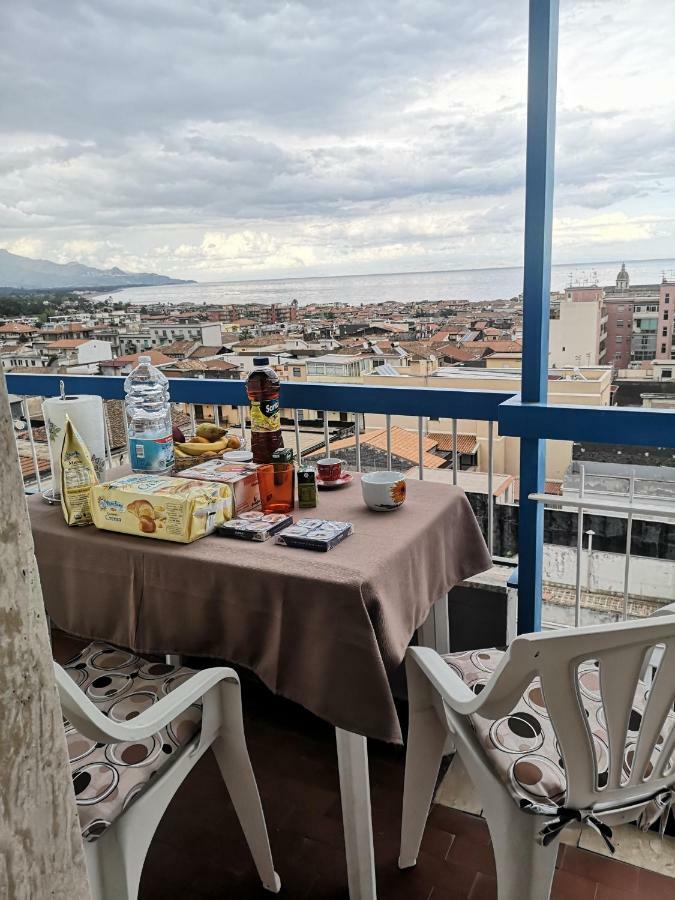 Casa Donna Rosaria Tra Etna E Taormina Apartment Riposto Luaran gambar