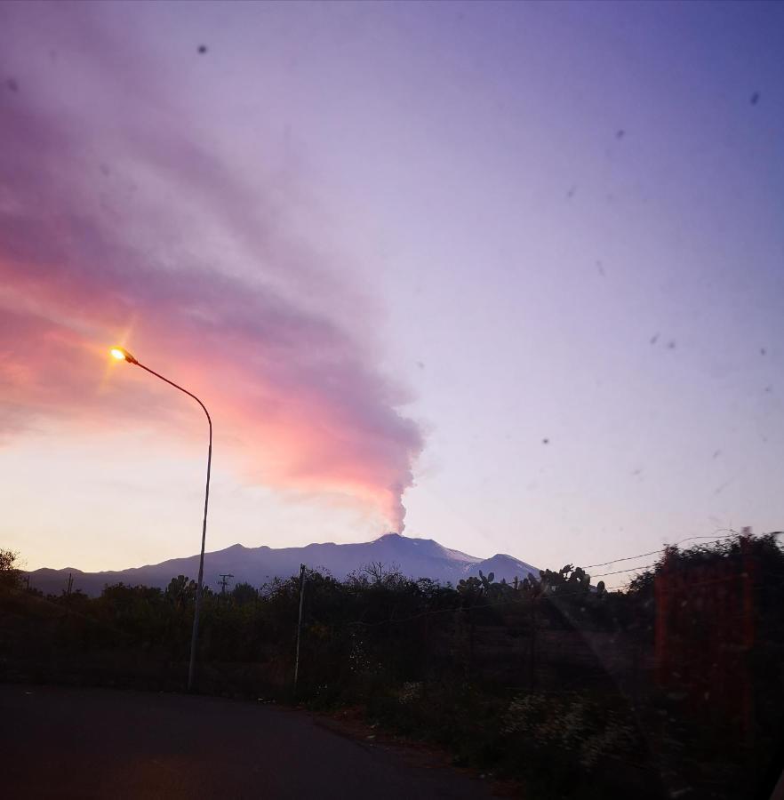Casa Donna Rosaria Tra Etna E Taormina Apartment Riposto Luaran gambar
