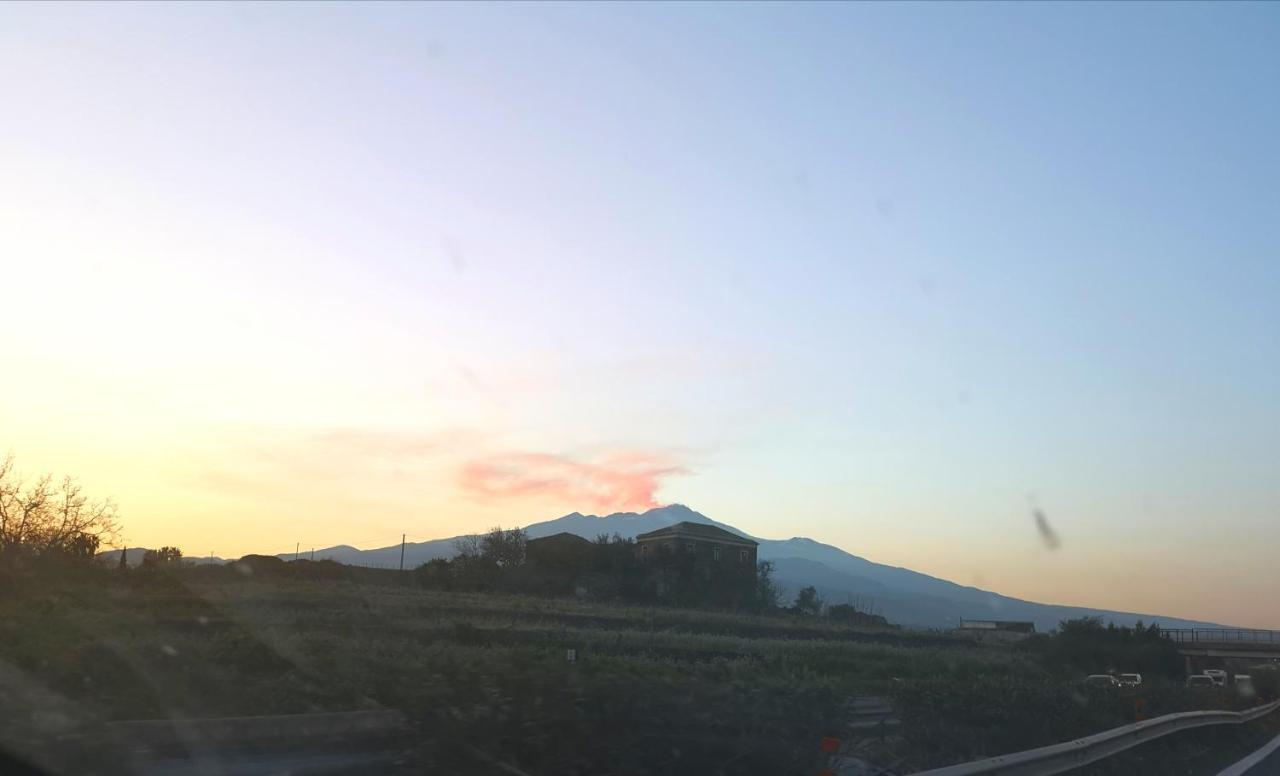 Casa Donna Rosaria Tra Etna E Taormina Apartment Riposto Luaran gambar